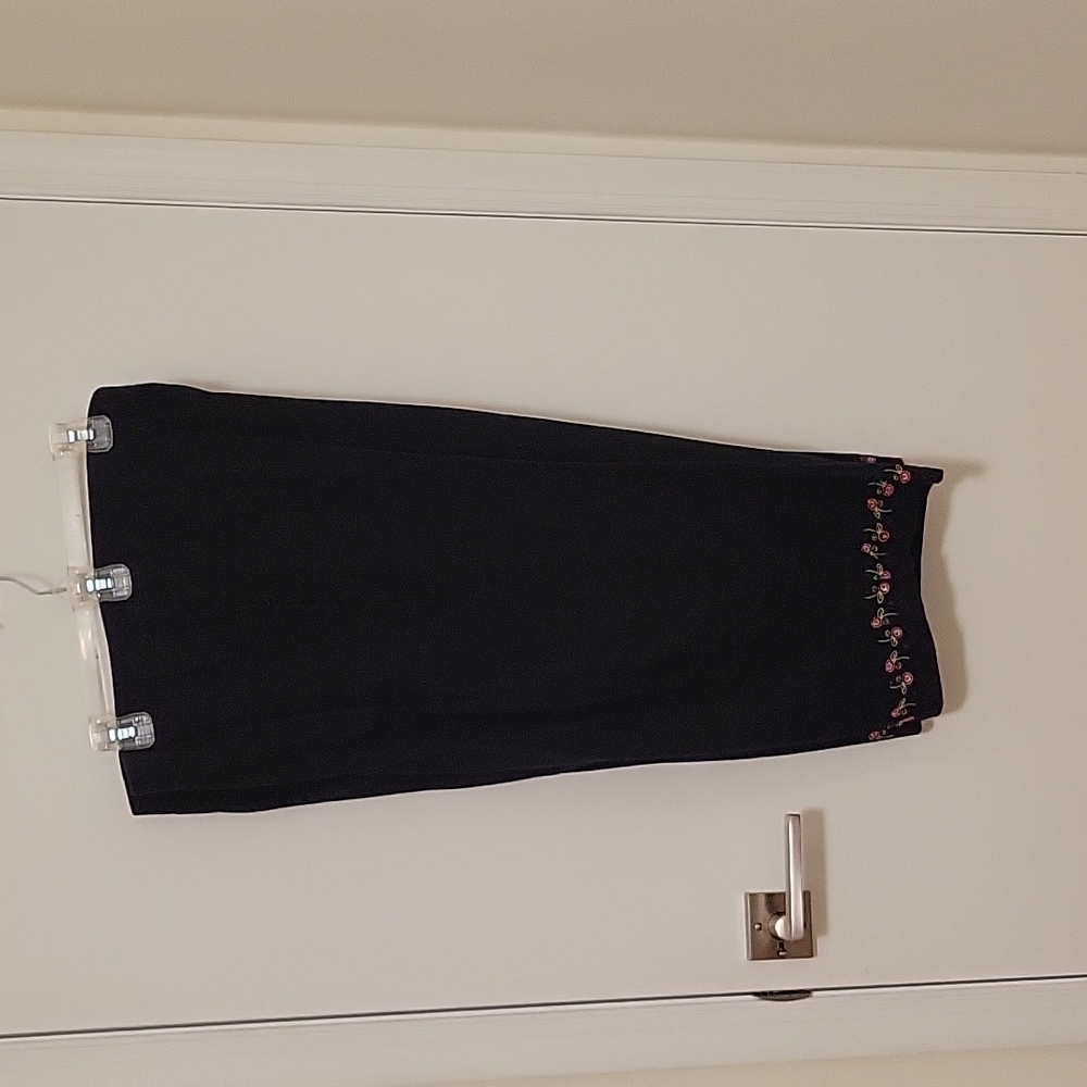 Liz & Me capri pants embroidered bottom lounge pants in 4X
